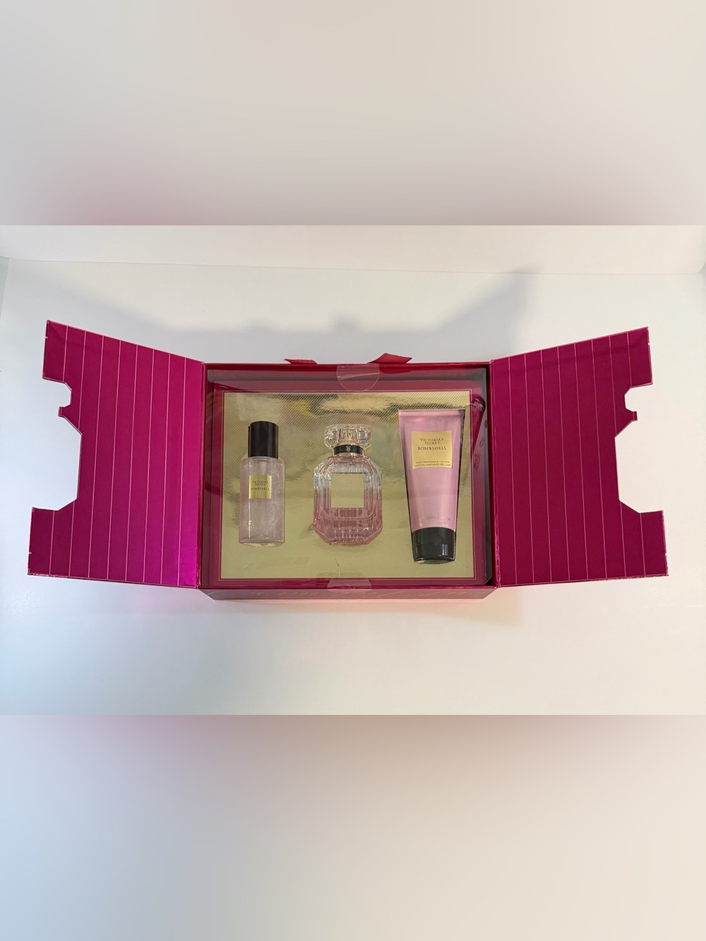 Victoria's Secret Bombshell Fragrance Gift Set 3.4 fl oz Shimmer
